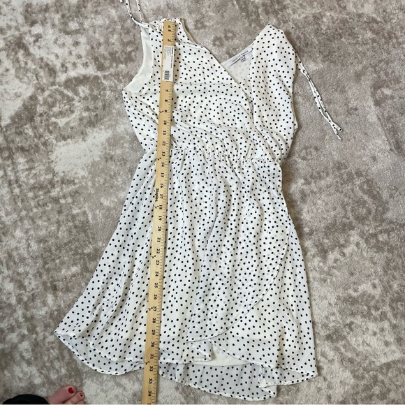 Collection Concepts dress SZ small wrap white and black dotted above knee dress - Picture 11 of 12